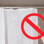 Adeus, cortinas de plástico para casa de banho: uma tendência que está a revolucionar o design de interiores