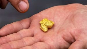 Todos jogam no lixo, mas lá contém ouro de 22 quilates, que pode valer milhares de dólares