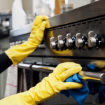 4 conselhos da avó para limpar móveis de cozinha que ficaram gordurosos com o tempo!