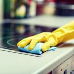 Um truque simples de um especialista para deixar o fogão de vitrocerâmica como novo