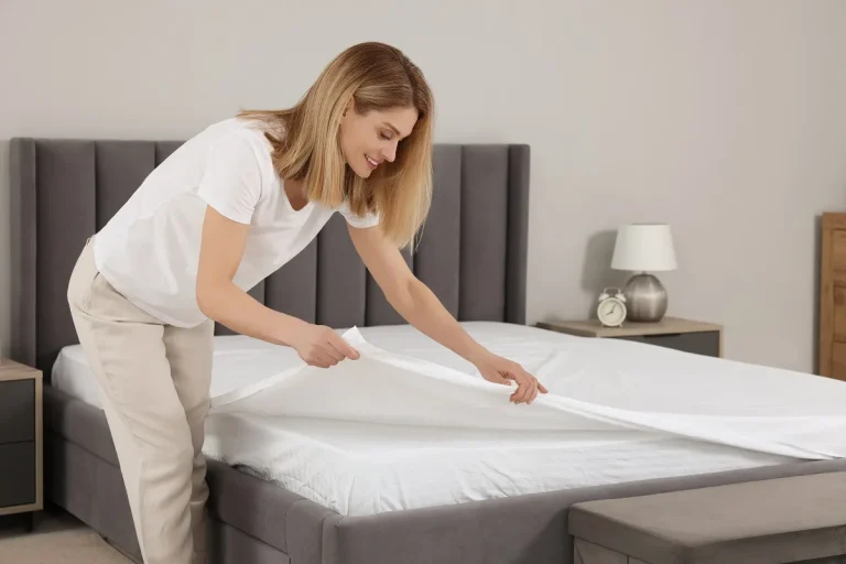 Dormir numa cama limpa: especialistas explicam com que frequência é necessário trocar a roupa de cama e como lavá-la corretamente