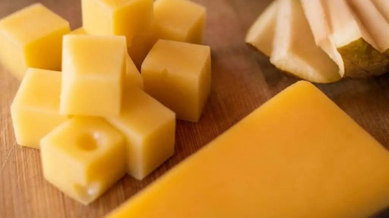 Queijo colombiano foi retirado de venda devido à possível presença de uma bactéria perigosa